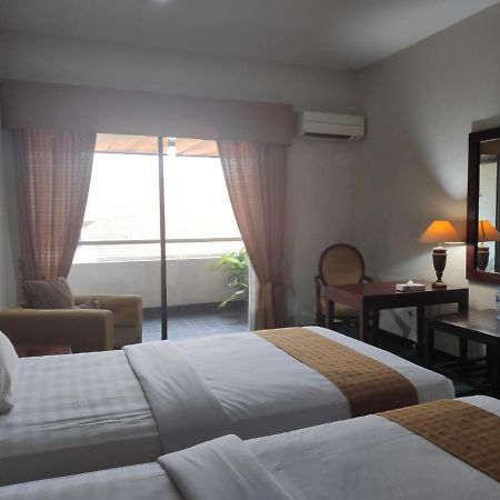 New Grand Park Hotel Surabaya Exterior photo