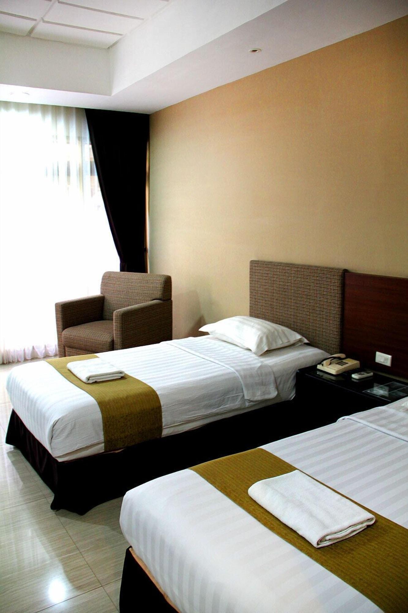 New Grand Park Hotel Surabaya Exterior photo