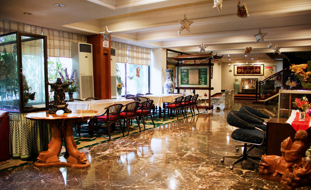 New Grand Park Hotel Surabaya Exterior photo